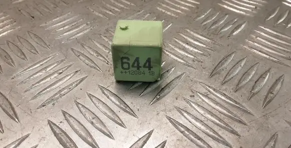 Volkswagen Golf VI Other relay 4H0951253