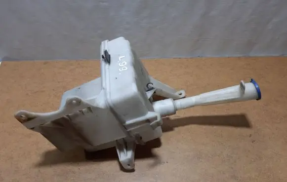 Toyota Avensis T270 Windshield washer fluid reservoir/tank 8531005141