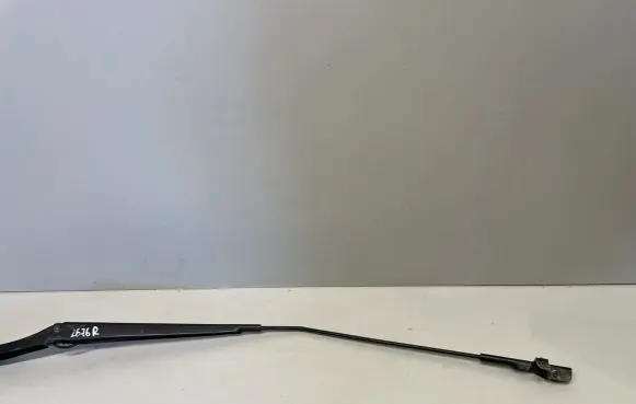 Volvo S40 Front wiper blade arm 30698239