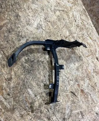 Audi A8 S8 D4 4H Fender mounting bracket 4H0821233