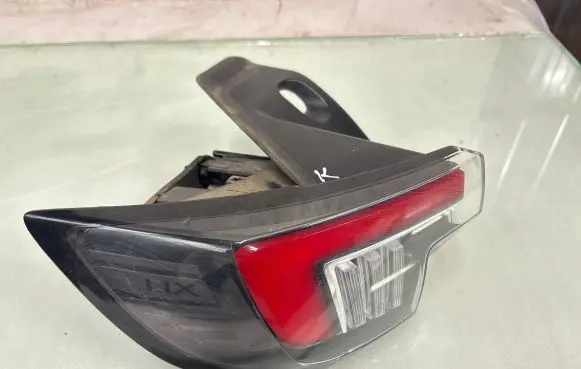 Opel Mokka B Rear/tail lights 9833721880