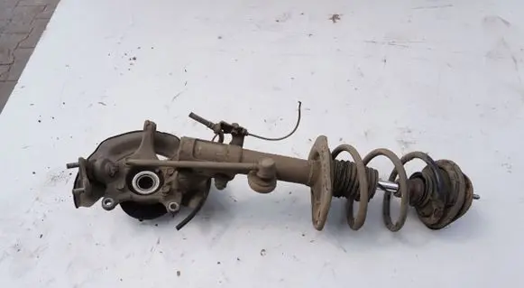 Toyota RAV 4 (XA30) Front wheel hub spindle knuckle