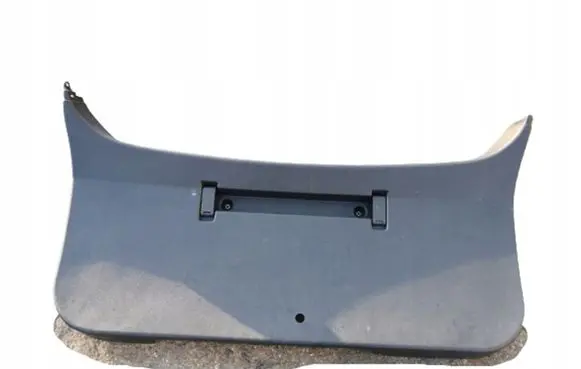 Tailgate trim
