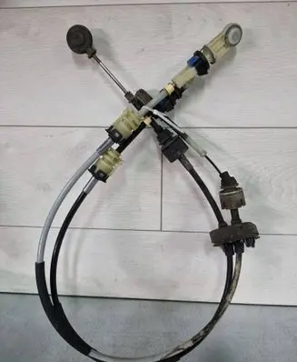 Opel Insignia A Gear shift cable linkage 55488640