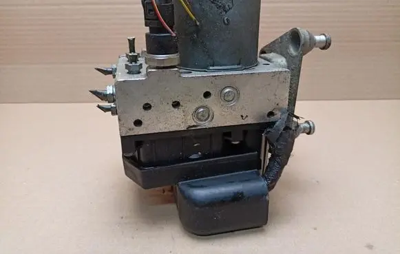 Mercedes-Benz Vito Viano W639 ABS Pump A6385450283