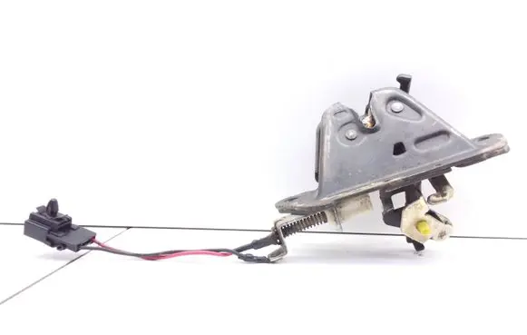 Nissan Almera Tailgate/trunk/boot lock/catch/latch