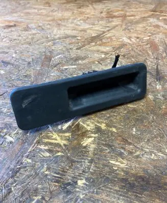 BMW 3 G20 G21 Tailgate opening switch 7405633