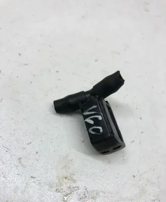 Volvo V60 Windshield washer spray nozzle 