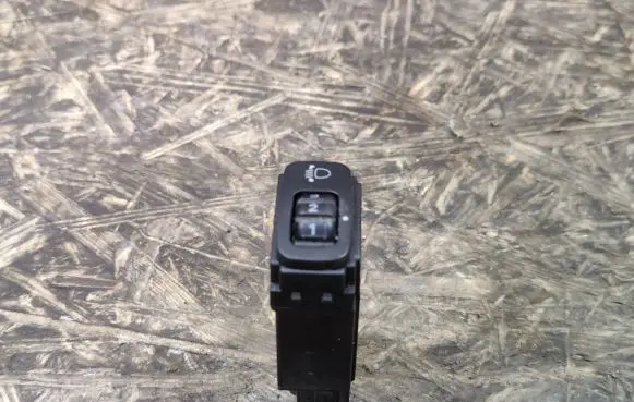 Mitsubishi Grandis Headlight level height control switch