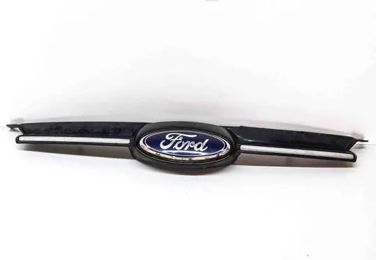 Ford Focus Front bumper upper radiator grill 8M518A133C