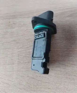 BMW 5 E39 Mass air flow meter 7787076