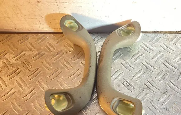 Front interior roof grab handle