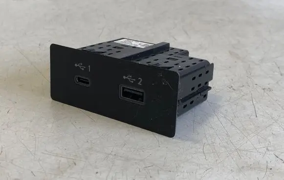 USB socket connector