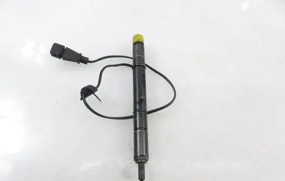 Audi A4 S4 B5 8D Fuel injector 059130202