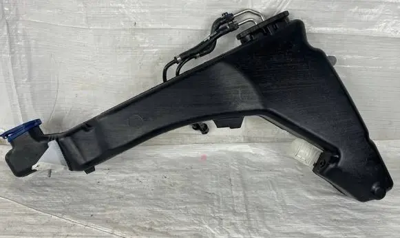 Mercedes-Benz GLS X167 Windshield washer fluid reservoir/tank A1678690200 5251994
