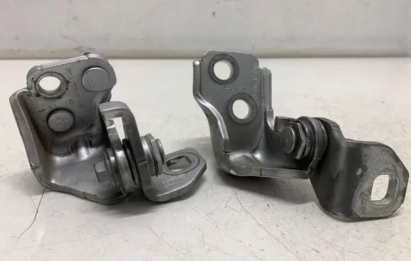 Rear door hinge set