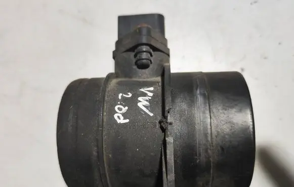 Volkswagen Golf V Mass air flow meter 074906461B 0281002461
