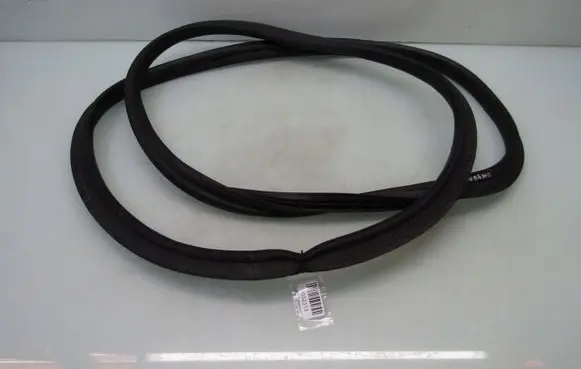 Hyundai Bayon Trunk rubber seal (body) 