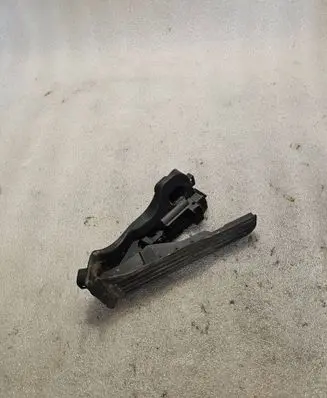 Volkswagen PASSAT B6 Accelerator throttle pedal 1K1721503L 6PV00860000