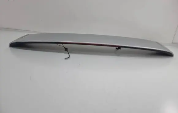 Tailgate/trunk spoiler
