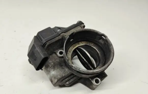 Volkswagen Golf V Throttle valve 03G128063A V320