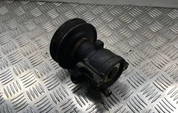 Volkswagen Polo III 6N 6N2 6NF Power steering pump 030145157D