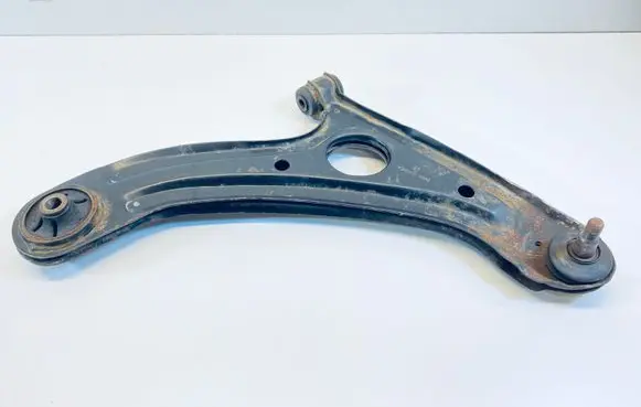Hyundai Getz Front lower control arm/wishbone 545011C010