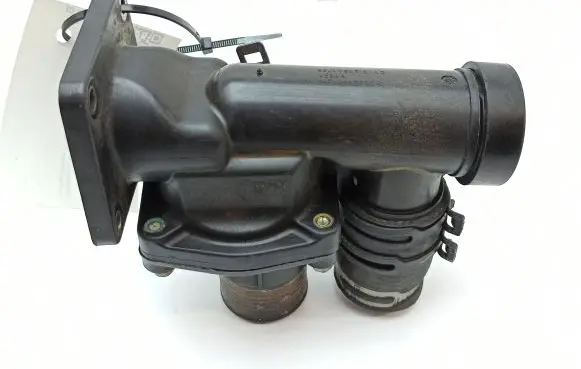 Jaguar XJ X308 Thermostat/thermostat housing 96JV8K515AD W584A