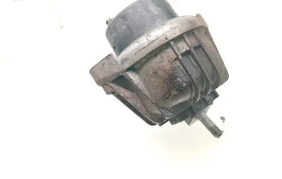 BMW 1 E81 E87 Engine mount bracket 13981112