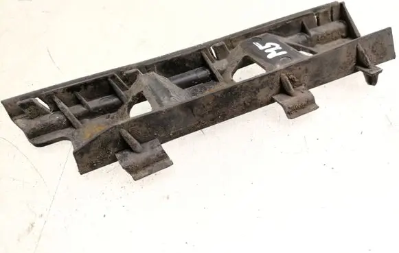 Volkswagen PASSAT B6 Front bumper mounting bracket 3C0807184
