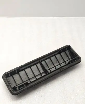 Audi A1 Quarter panel pressure vent 6X0819465E