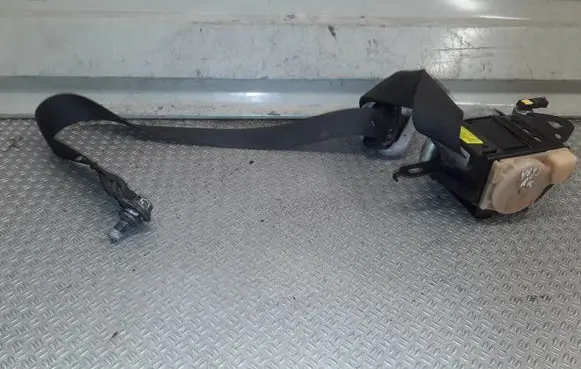 Mitsubishi Outlander Front seatbelt C9004N