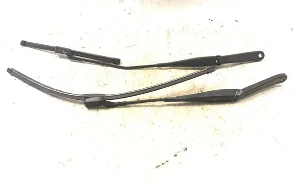 Ford Fiesta Front wiper blade arm 8A6117526AB
