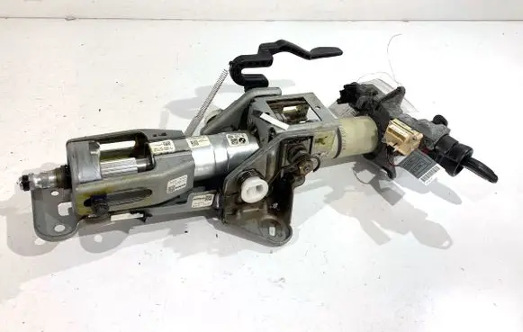 BMW 5 E60 E61 Steering wheel axle 6765860