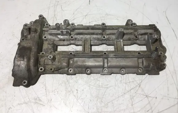 Mercedes-Benz E W211 Rocker cam cover 0101230