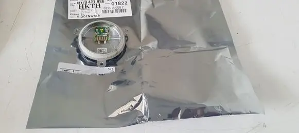 BMW X5 G05 LED ballast control module 9477986