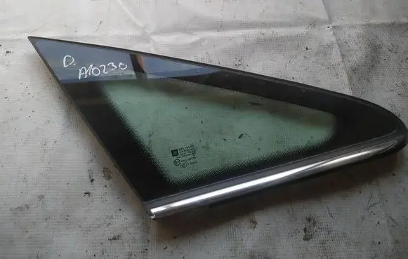 Opel Zafira B Front triangle window/glass as2