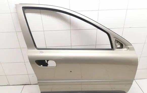 Volvo XC70 Front door