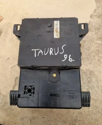 Ford Taurus Fuse module F6DB14A067AD