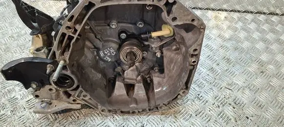 Renault Clio III Manual 5 speed gearbox S27612794 JR5124