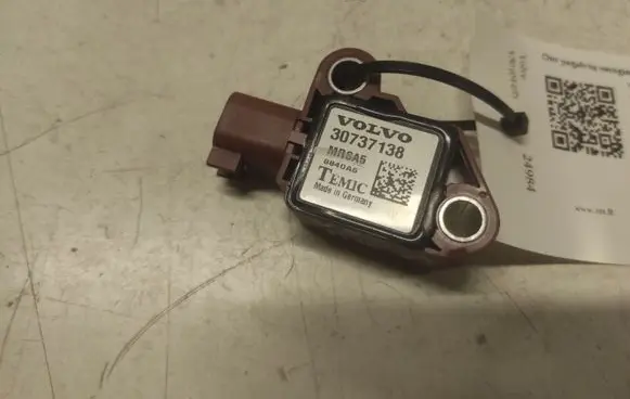 Volvo V50 Airbag deployment crash/impact sensor 30737138 8840A6