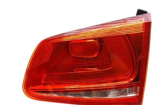 Volkswagen Touareg II Tailgate rear/tail lights 7P6945094B