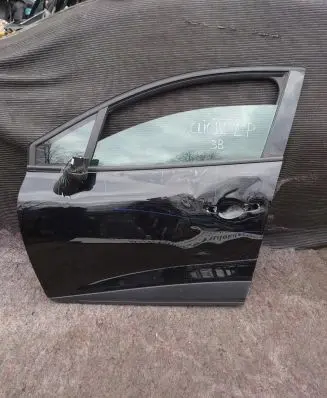 Renault Clio IV Front windscreen/windshield window 