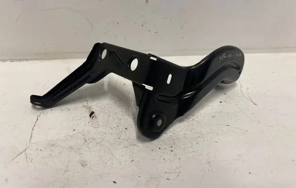 Audi A6 S6 C6 4F Intercooler pipe mounting bracket 4F0145813F