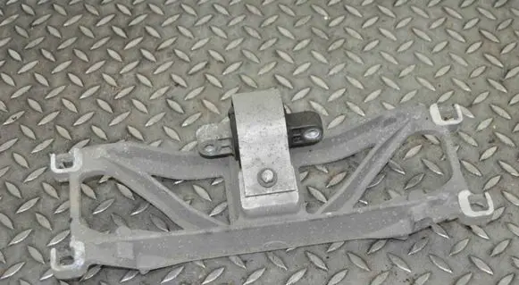 Jaguar S-Type Gearbox mounting bracket