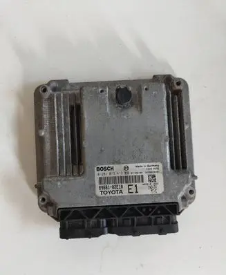 Toyota Auris 150 Engine control unit/module 8966102E10 0281013413