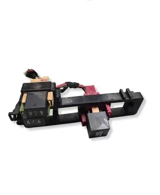 Skoda Superb B6 (3T) Relay mounting block 1K2937503B