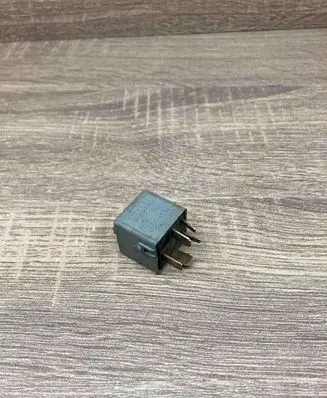 BMW 3 E36 Other relay 1393403 V23134B57X152
