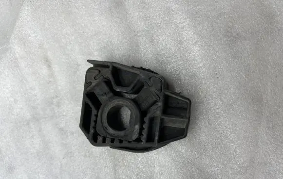 Audi A3 S3 8L Radiator mount bracket 1J0806155B 03362811