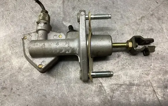 Honda Accord Clutch slave cylinder 4A2458